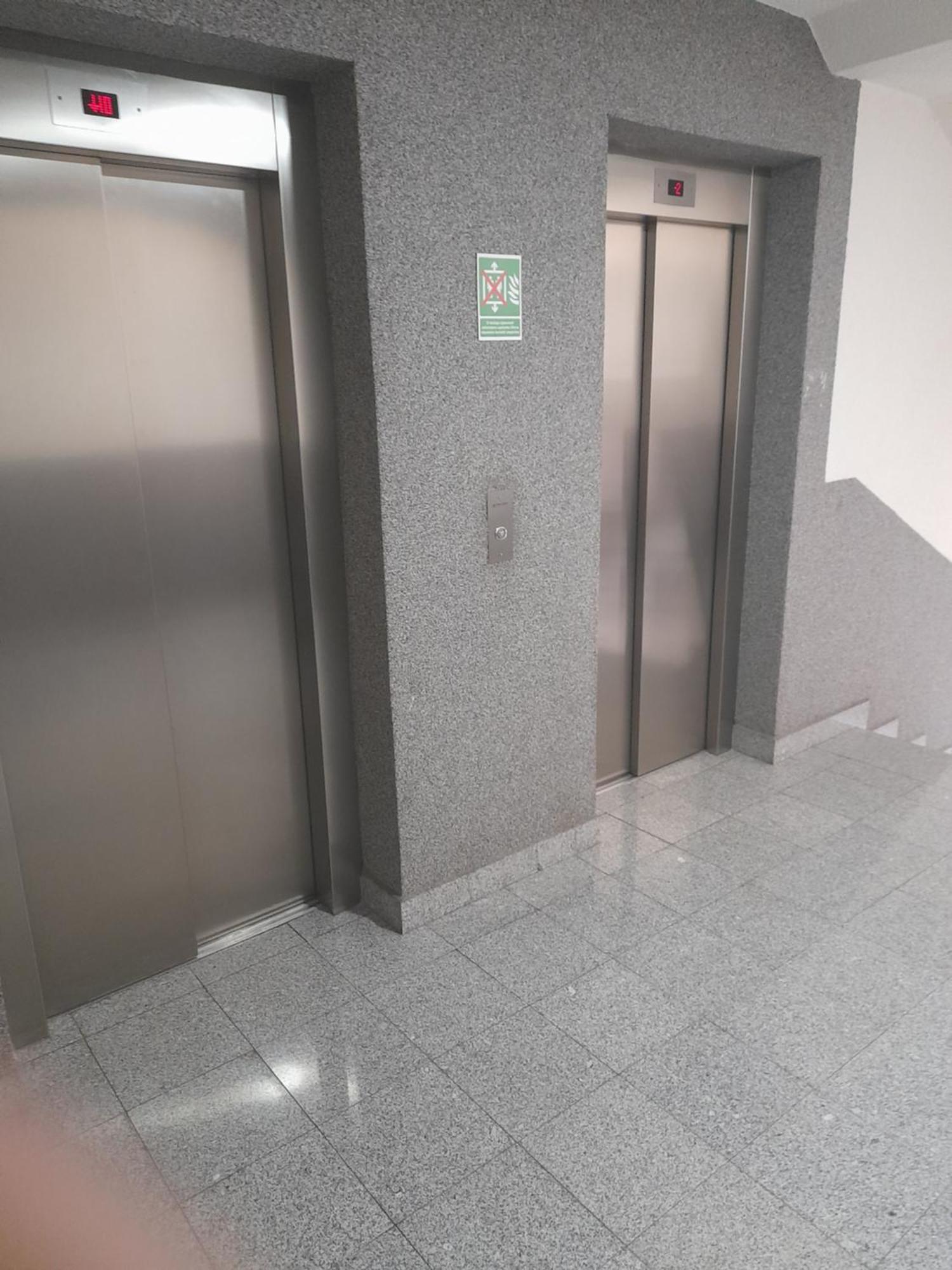 Lux Neom Apartman, Stup, *