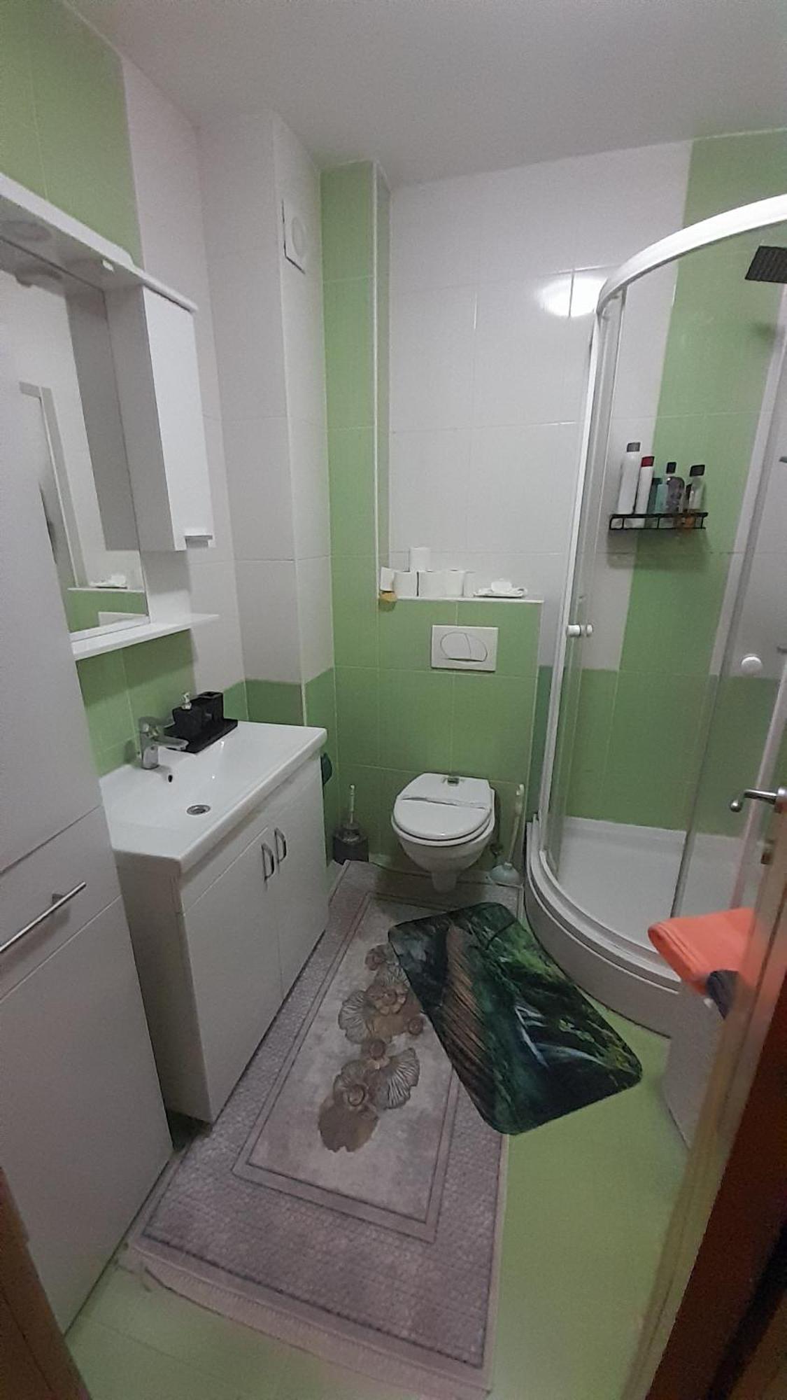 Lux Neom Apartman, Stup, * Sarajevo